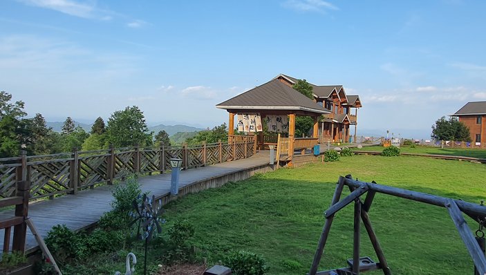 Blick von der Hotelanlage aus