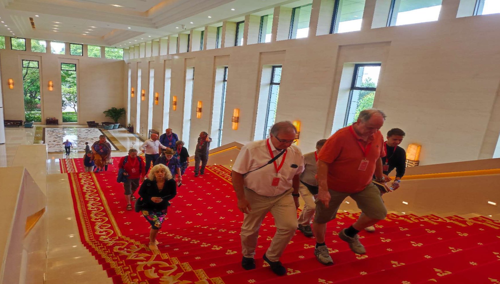 Besuch bei Huawei - Aufgang zum Vortragssaal