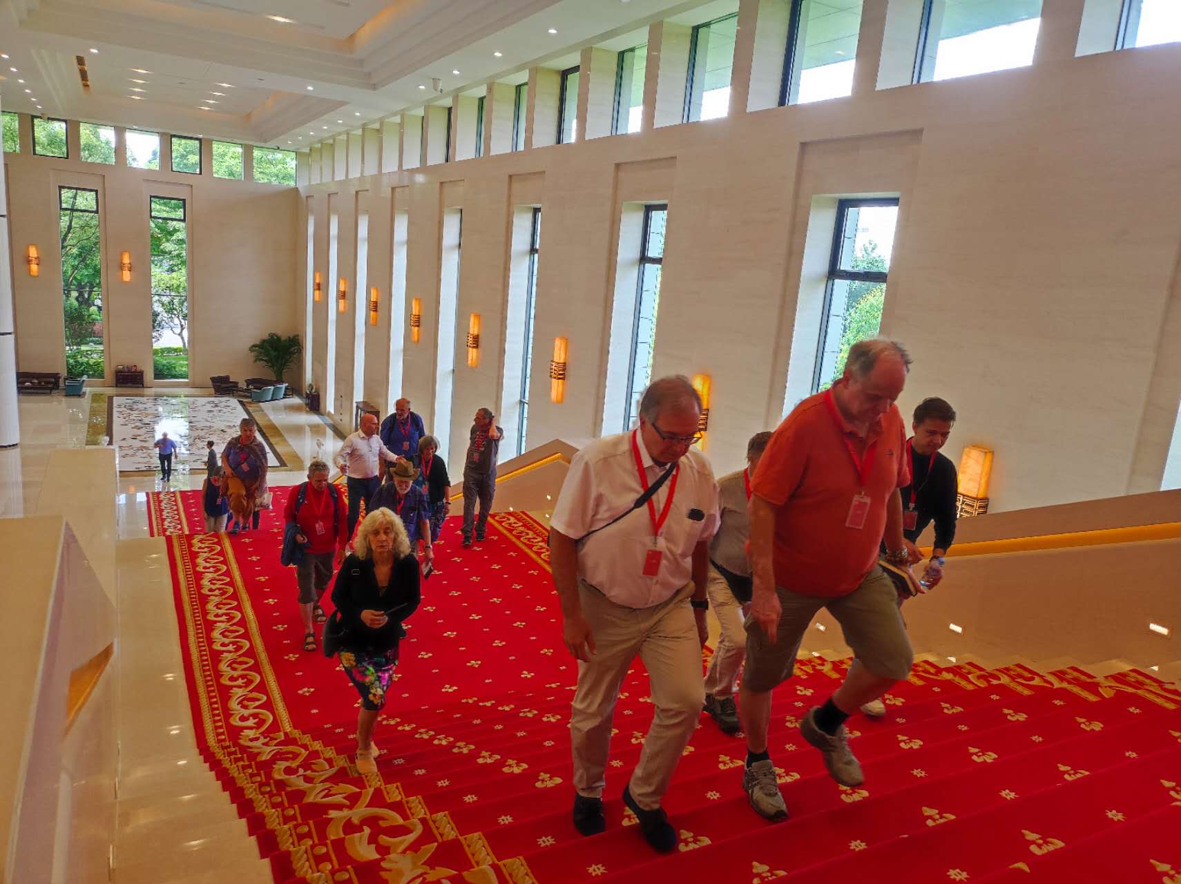 Besuch bei Huawei - Aufgang zum Vortragssaal